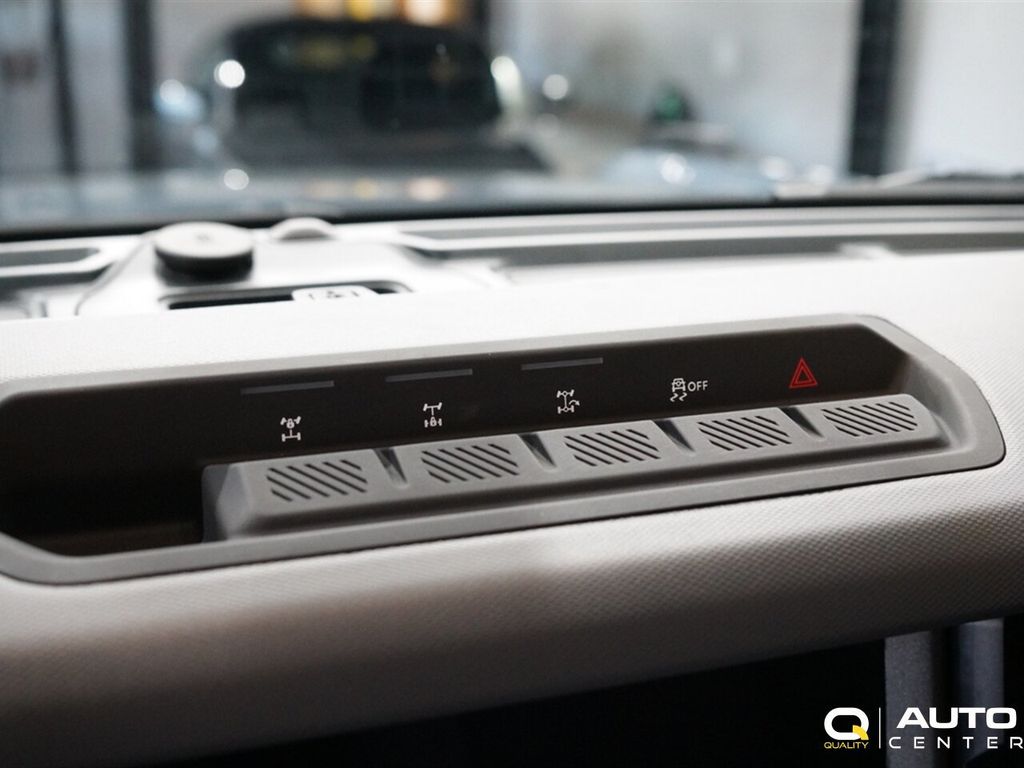 2024 Ford Bronco Black Diamond 2 Door 4x4 - 22879019 - 30