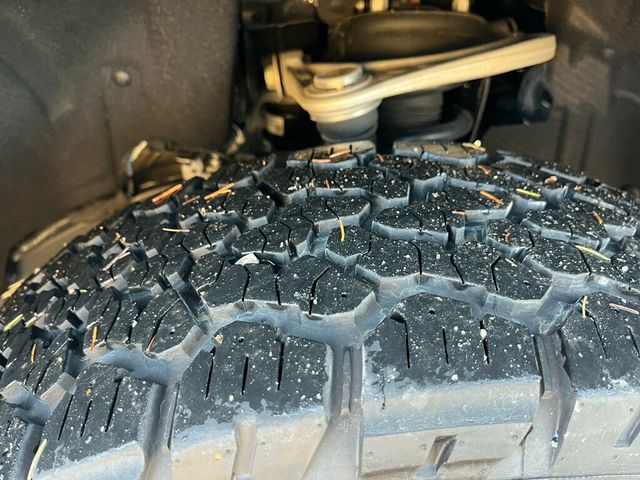 2024 Ford Bronco Black Diamond Edition Bronco - 22974878 - 19