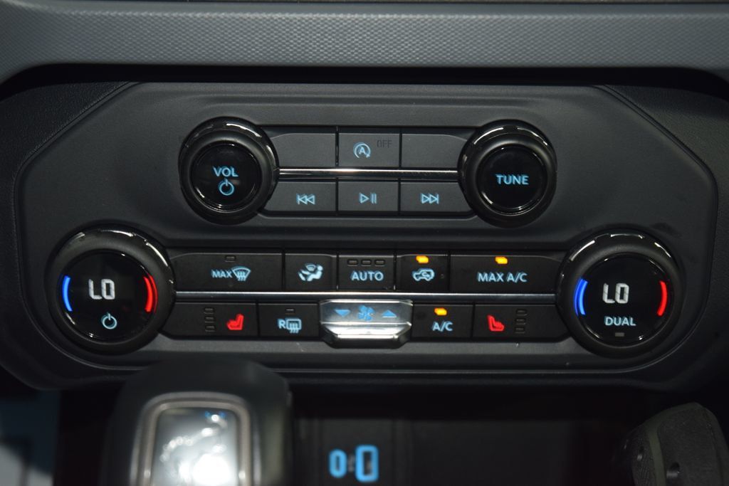 2024 Ford Bronco Everglades - 23029067 - 29