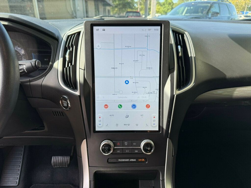 2024 Ford Edge SEL photo 6