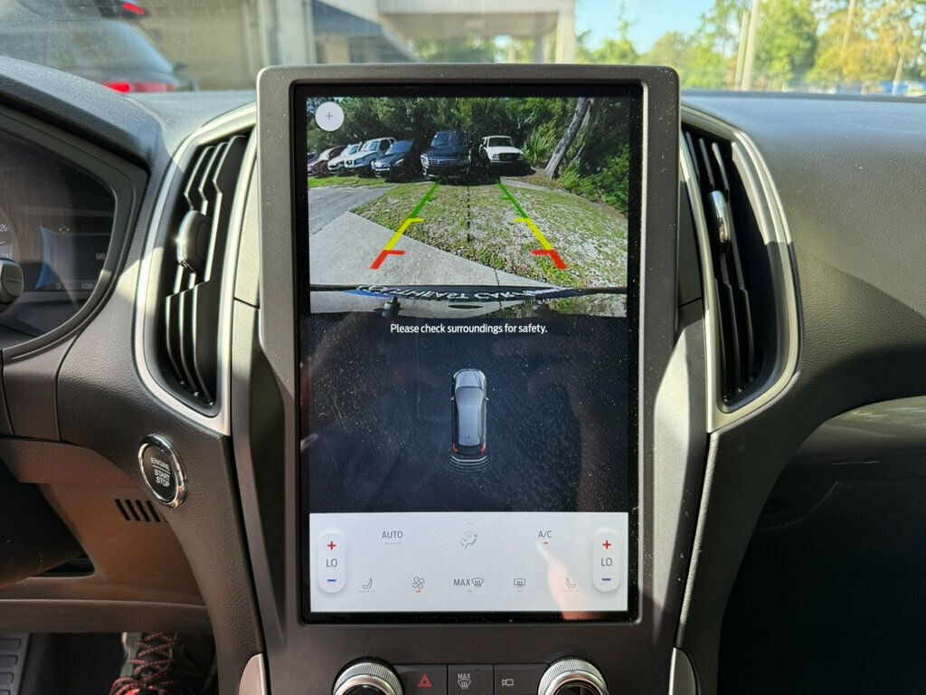 2024 Ford Edge SEL photo 7
