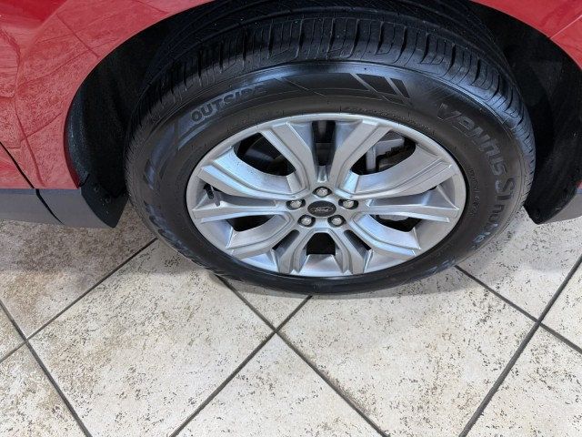 2024 Ford Edge Titanium photo 10