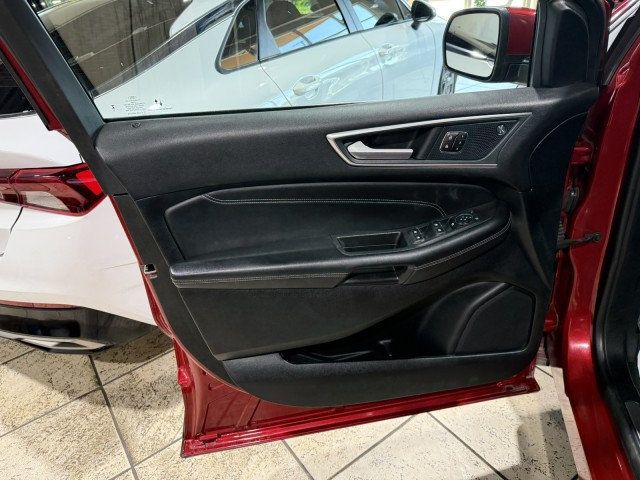 2024 Ford Edge Titanium photo 21