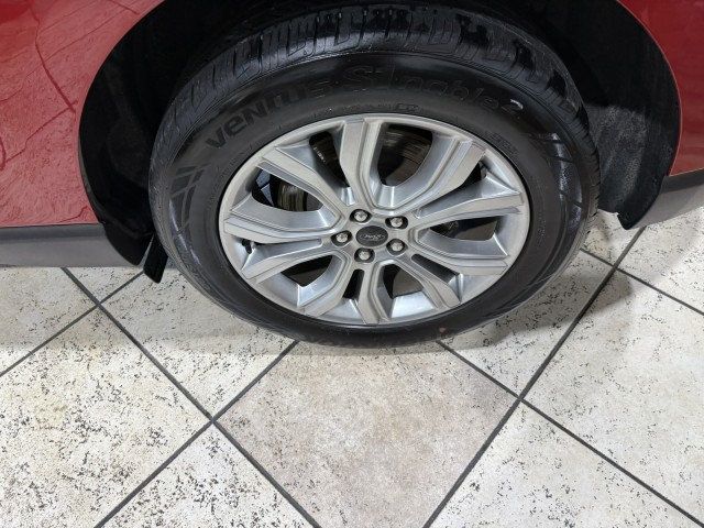 2024 Ford Edge Titanium photo 8