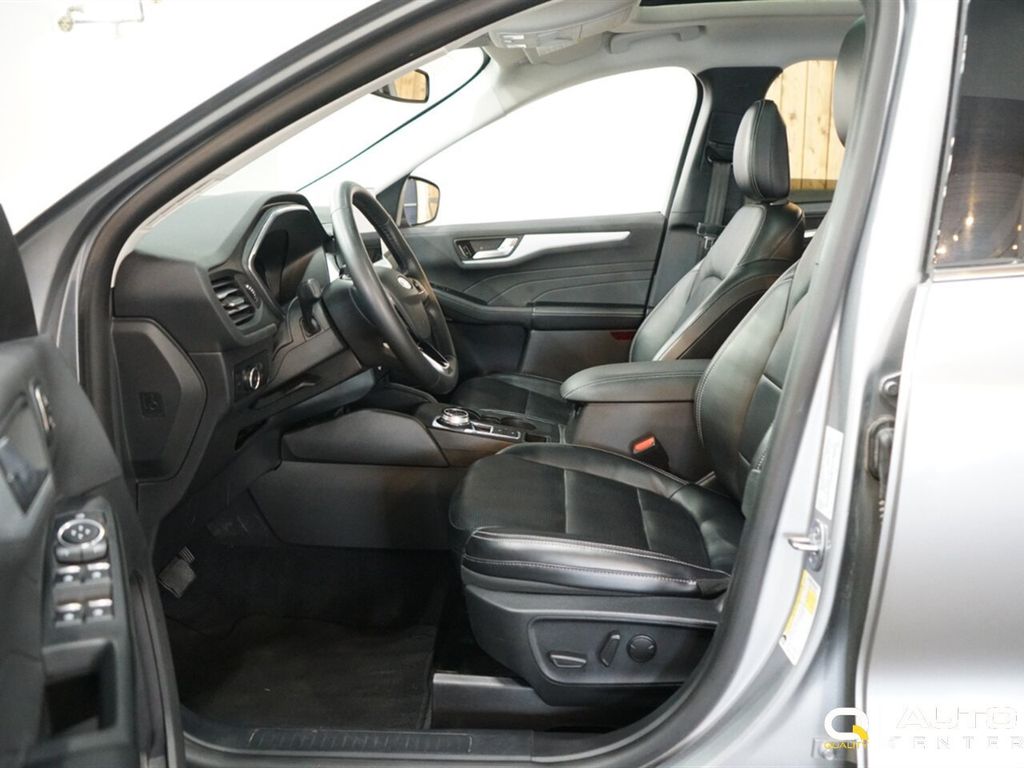 2024 Ford Escape Platinum AWD - 22935080 - 17