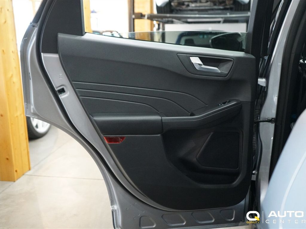 2024 Ford Escape Platinum AWD - 22935080 - 31