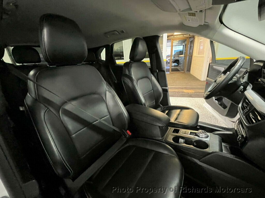 2024 Ford Escape Platinum AWD - 22980184 - 17