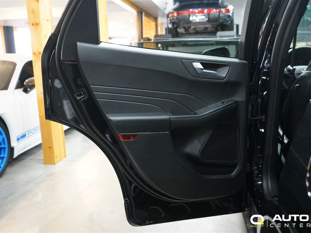 2024 Ford Escape ST-Line AWD - 22947821 - 27