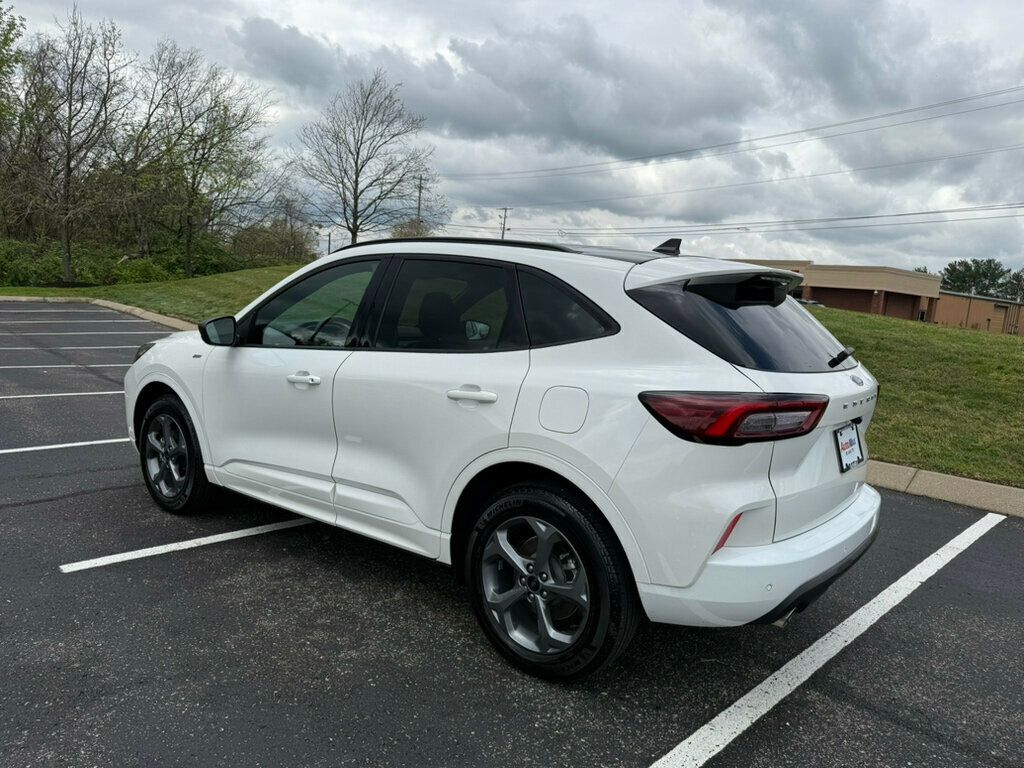 2024 Ford Escape ST-Line photo 6