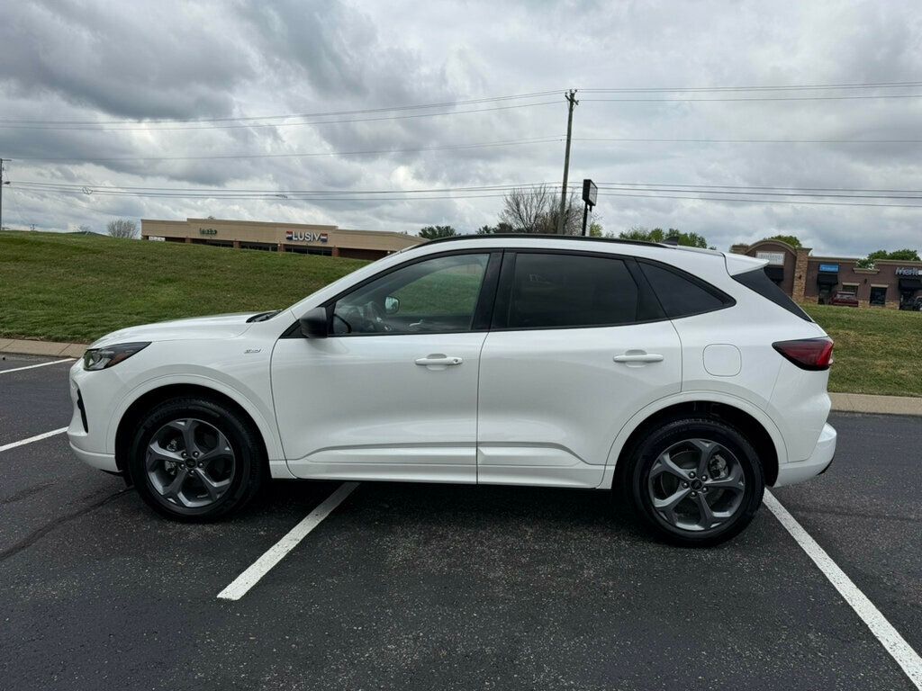 2024 Ford Escape ST-Line photo 7