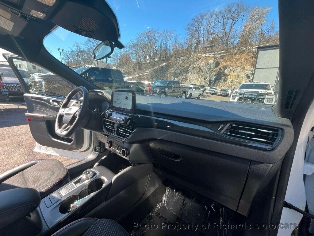 2024 Ford Escape ST-Line AWD - 22978850 - 17