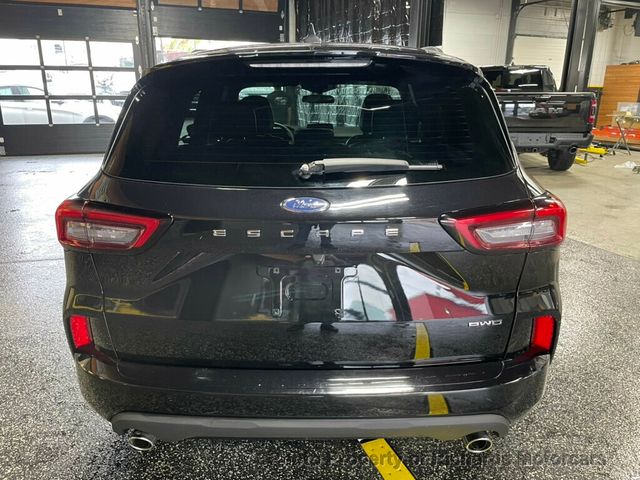 2024 Ford Escape ST-Line AWD's photo