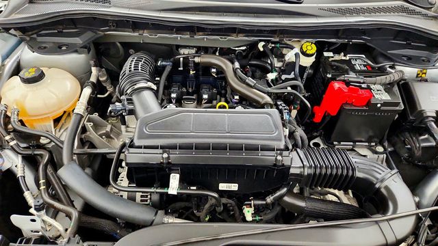 2024 Ford Escape ST-Line FWD w/ Cold Weather Pkg - 23047632 - 24