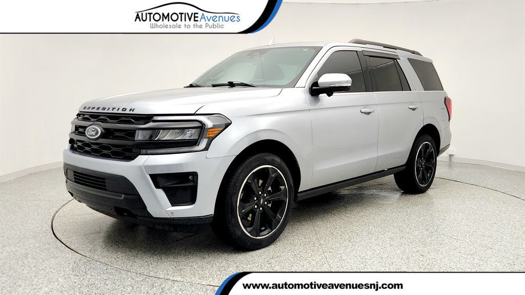 2024 Ford Expedition Limited 4x4 w/ Equipment 303A, 3.73 eLSD, CCD & 15.5'' Screen - 22969888 | Video 1