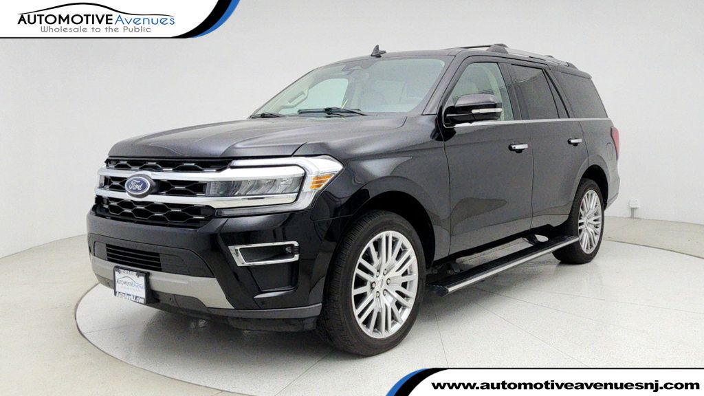 2024 Ford Expedition Limited 4x4 with 2nd Row Power Folding Bench Seat - 22952595 | Video 1