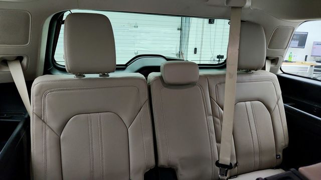 2024 Ford Expedition Limited 4x4 with 2nd Row Power Folding Bench Seat - 22952595 - 20