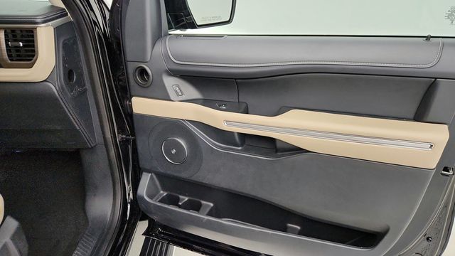 2024 Ford Expedition Limited 4x4 with 2nd Row Power Folding Bench Seat - 22952595 - 24