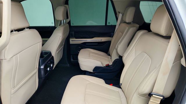 2024 Ford Expedition Platinum 4x4 w/ BlueCruise Capability & Heavy-Duty Tow Pkg - 23022505 - 21