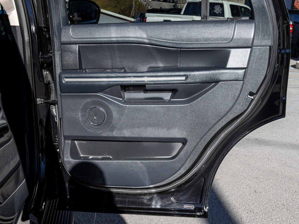 Ford Expedition photo 10