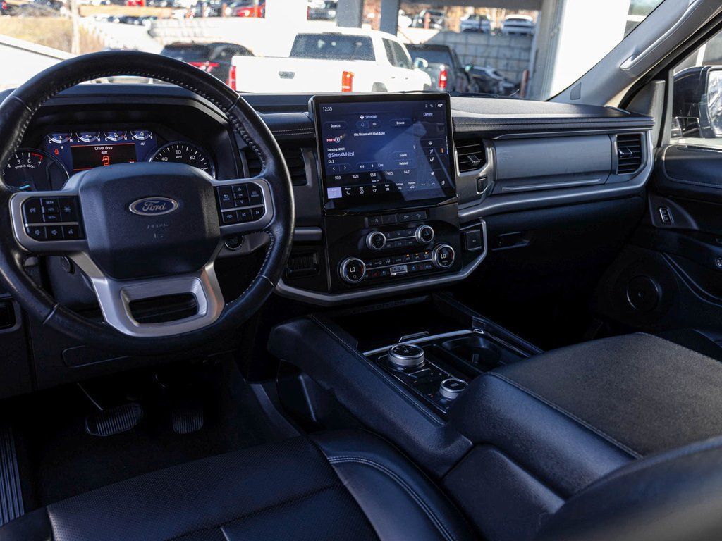 Ford Expedition photo 12