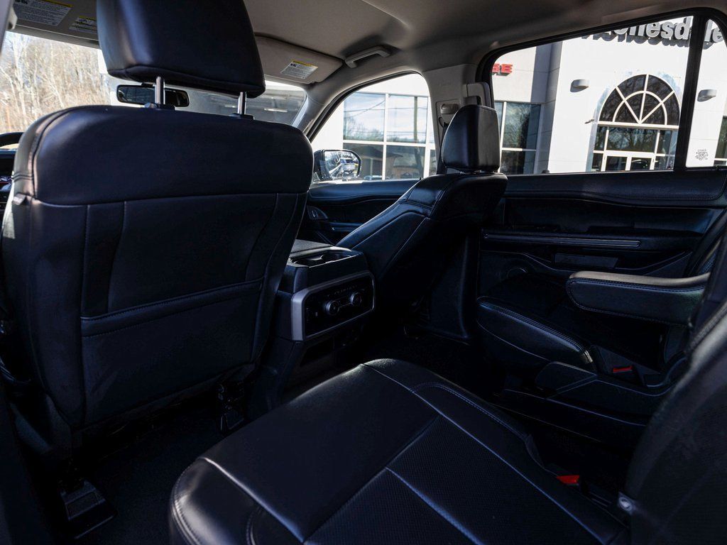 Ford Expedition photo 22
