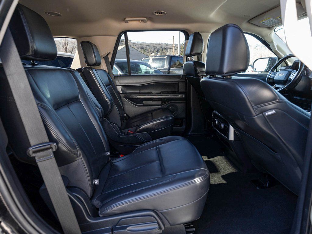 Ford Expedition photo 24