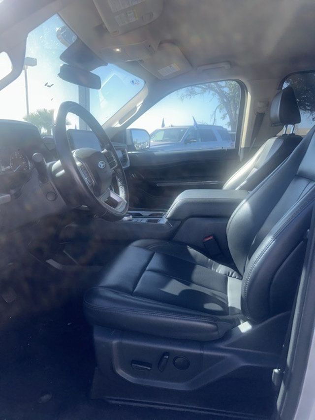 2024 Ford Expedition XLT 4x2 - 22842437 - 3