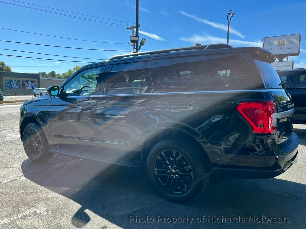 2024 Ford Expedition XLT photo 8