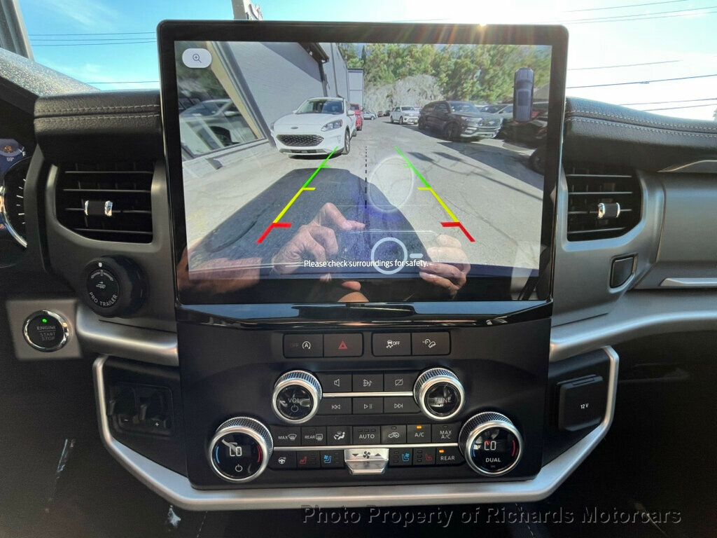 2024 Ford Expedition XLT photo 28