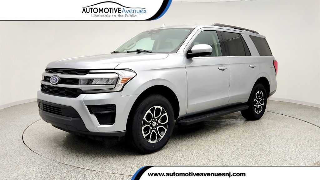 2024 Ford Expedition XLT 4x4 w/ 302A High Pkg, 22'' Wheels, & 8 Person Seating - 23011365 | Video 1