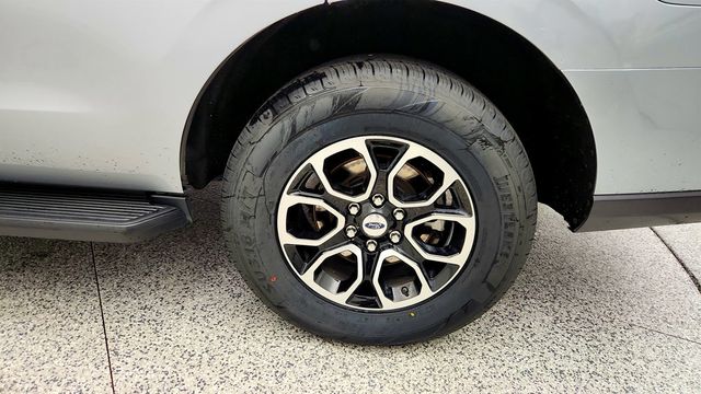 2024 Ford Expedition XLT 4x4 w/ 302A High Pkg, 22'' Wheels, & 8 Person Seating - 23011365 - 8