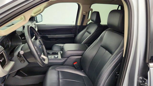 2024 Ford Expedition XLT 4x4 with Equipment Group 202A - 23011365 - 19