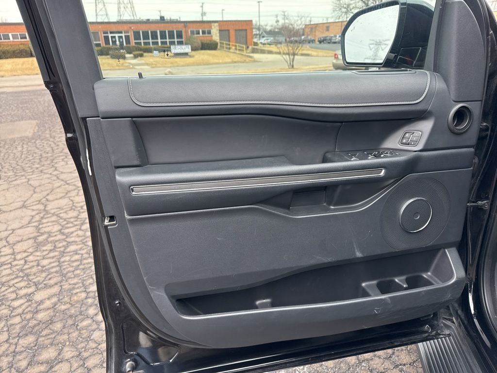 2024 Ford Expedition Max XLT 4x2 - 22993755 - 21