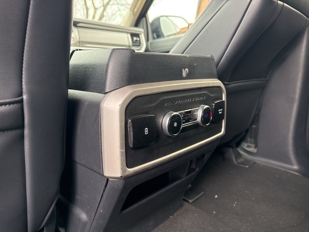 2024 Ford Expedition Max XLT 4x2 - 22993755 - 24