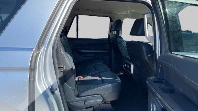 2024 Ford Expedition Max XLT 4x4 - 23020036 - 17