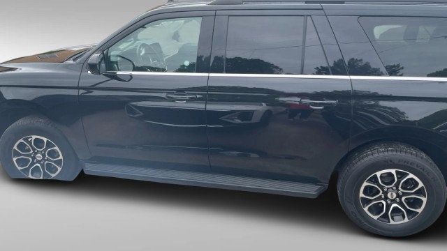 2024 Ford Expedition Max XLT 4x4 - 23029159 - 3