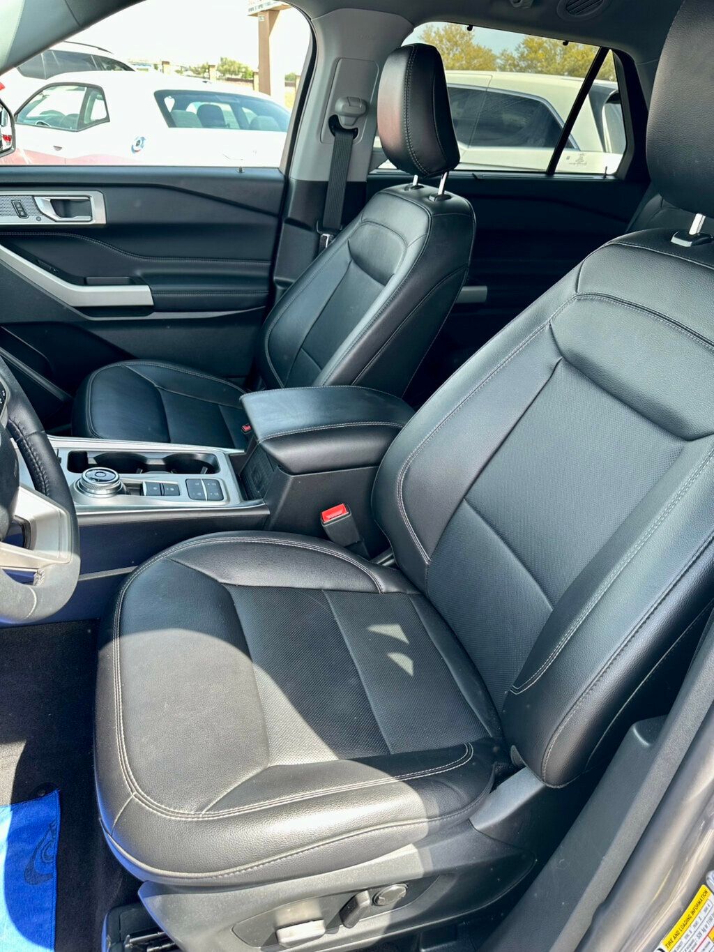2024 Ford Explorer Limited photo 8