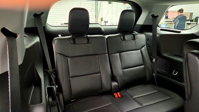 2024 Ford Explorer XLT 4WD w/ Heated Steering Wheel & Co-Pilot360 Assist+ - 23079562 - 22