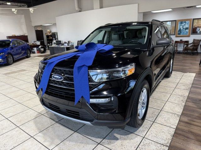 2024 Ford Explorer XLT photo 2