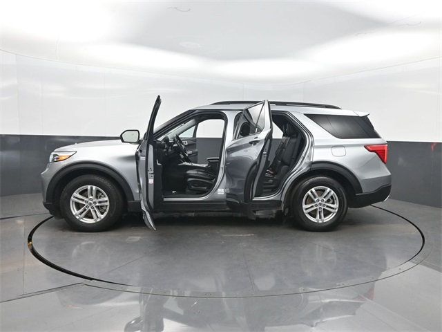 2024 Ford Explorer XLT RWD - 22983696 - 40