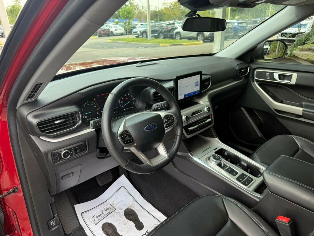 2024 Ford Explorer XLT photo 3