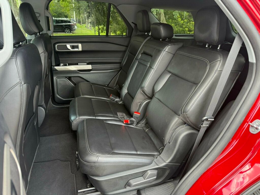 2024 Ford Explorer XLT photo 7