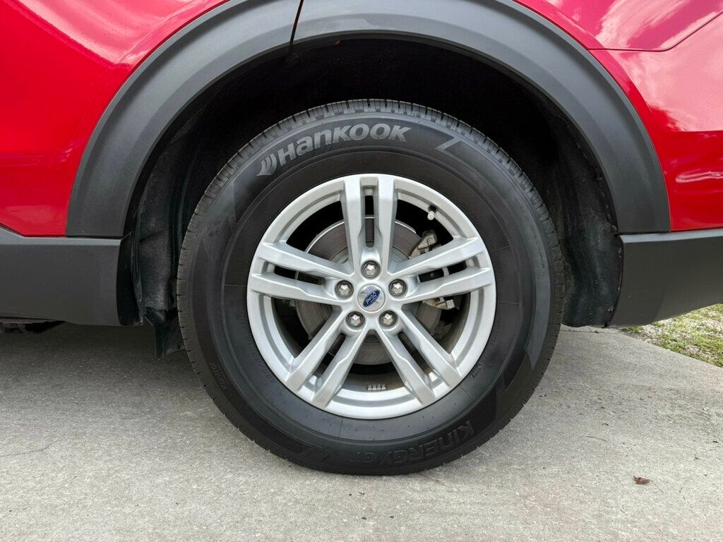 2024 Ford Explorer XLT photo 9