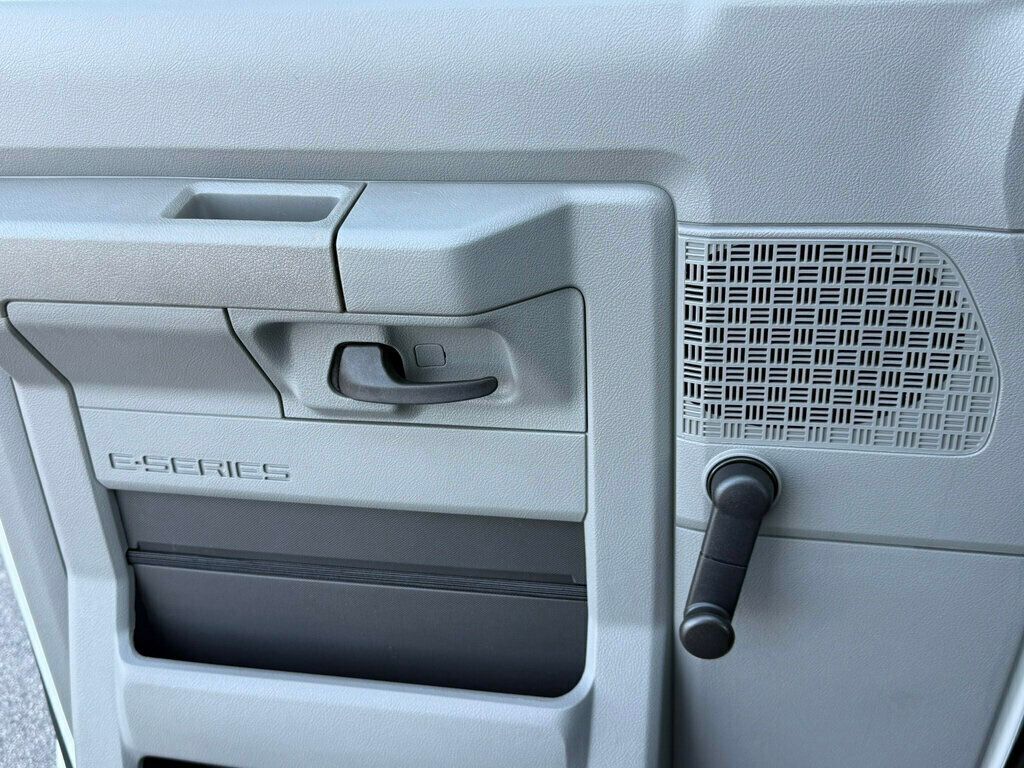 2024 Ford E-Series Cutaway E-350 DRW 176" WB - 22994353 - 22