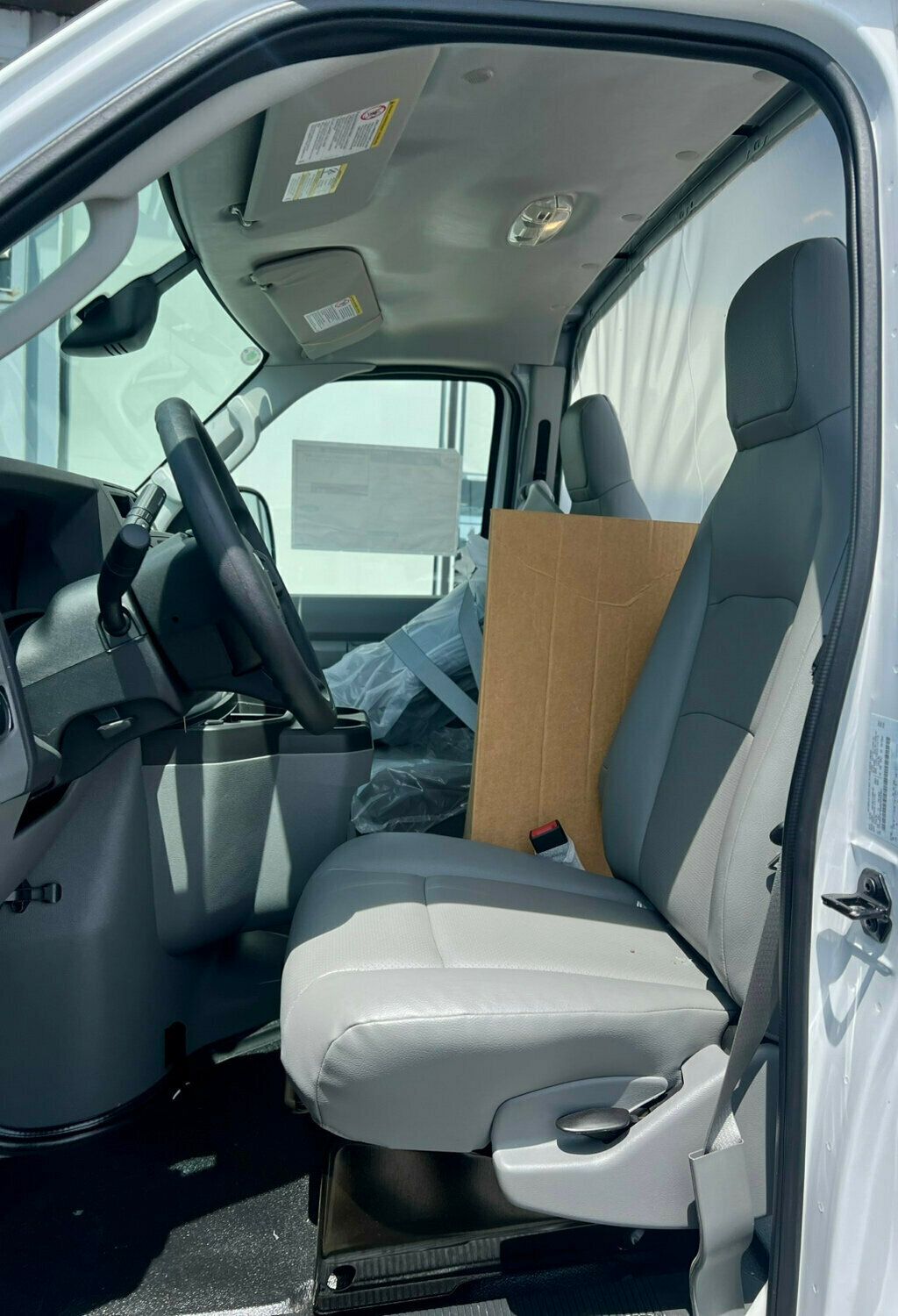 2024 Ford E-Series Cutaway E350 SUPER DUTY CUTAWAY VAN - 23030273 - 10