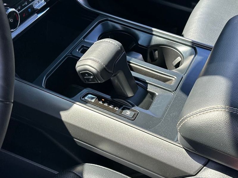 2024 Ford F-150 Lariat - 22940739 - 18