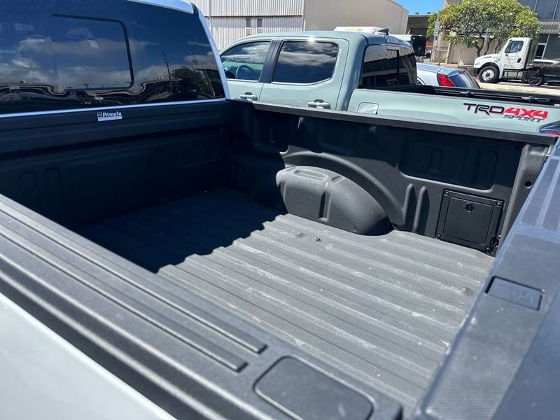 2024 Ford F-150 Lariat - 22940739 - 19