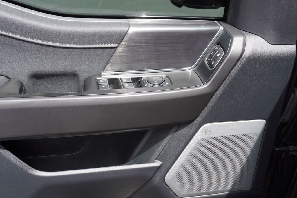2024 Ford F-150 LARIAT - 22905455 - 24