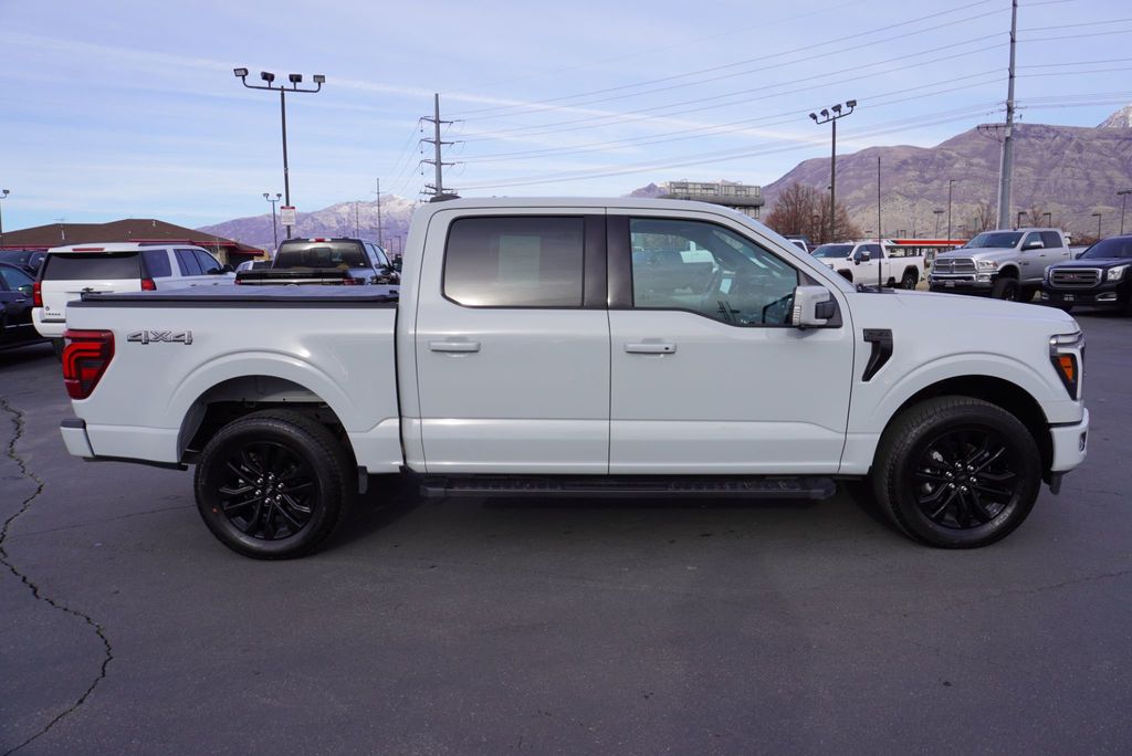 2024 Ford F-150 LARIAT - 22953177 - 13