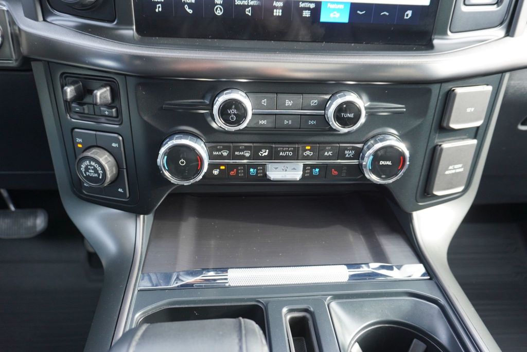 2024 Ford F-150 LARIAT - 22953177 - 43